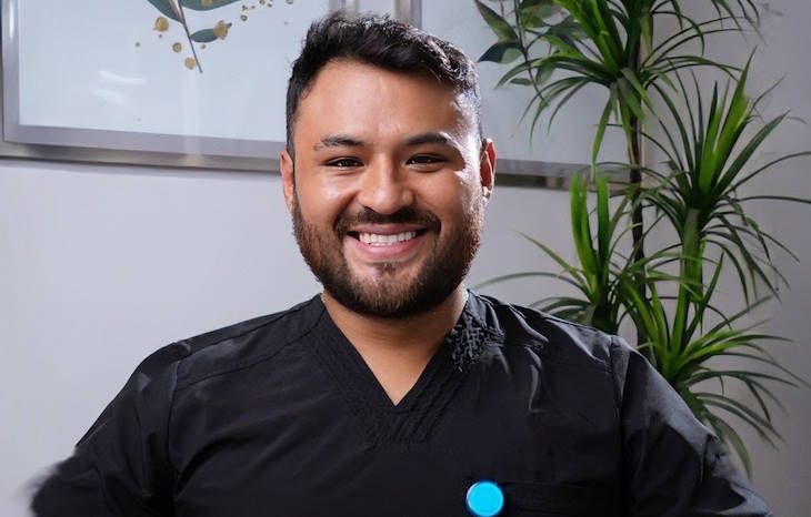 Dr. Max Najarro - Periodoncista en estética dental en UltraDental Lima